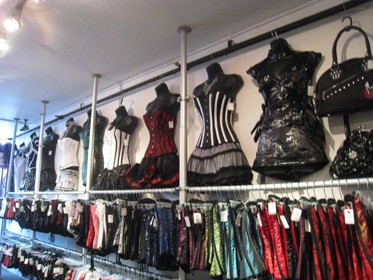 deadly-couture-gastown-shopping